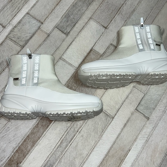 Ugg woman’s booties - Picture 2 of 10